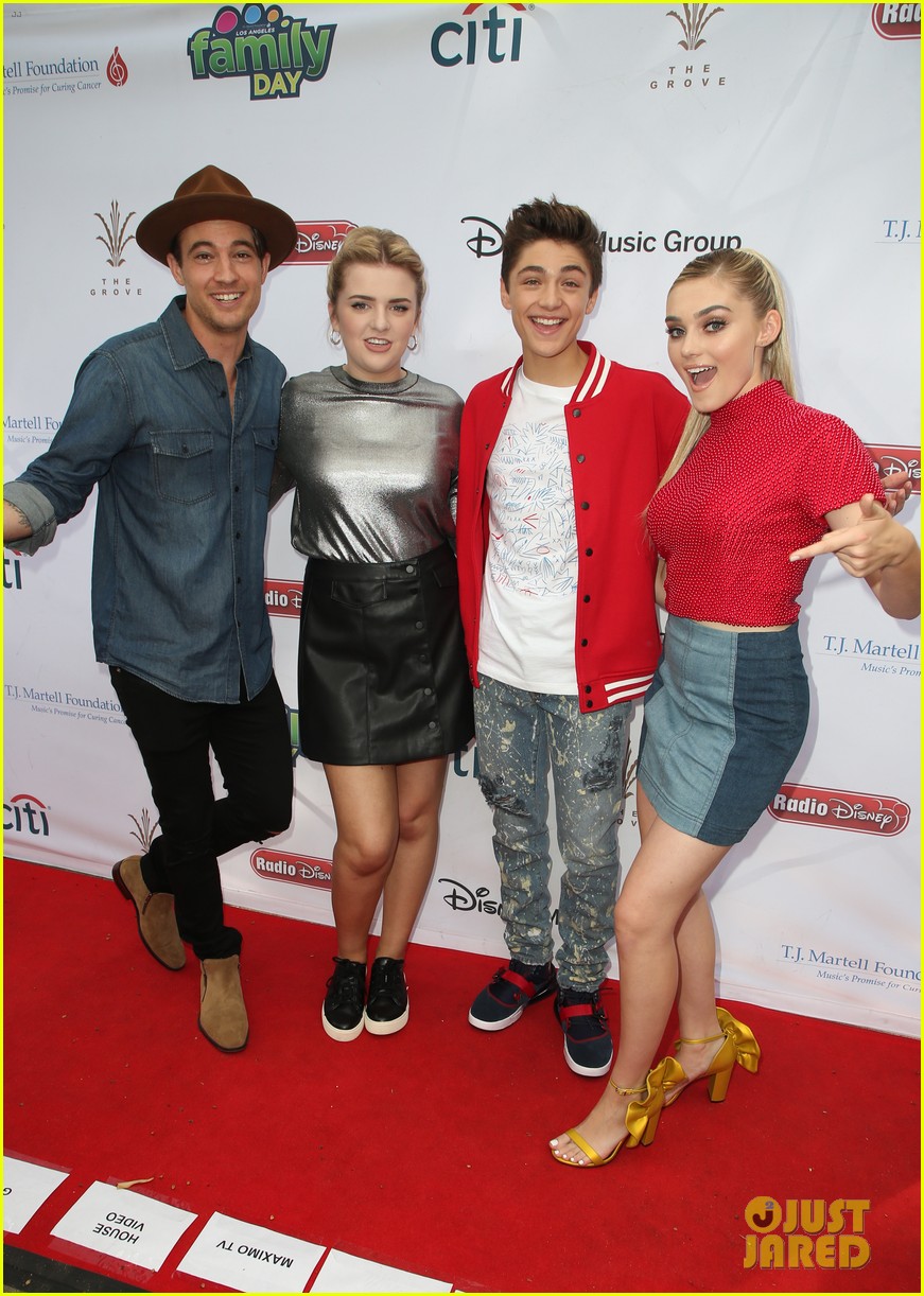 Full Sized Photo of peyton elizabeth lee sky katz support asher angel