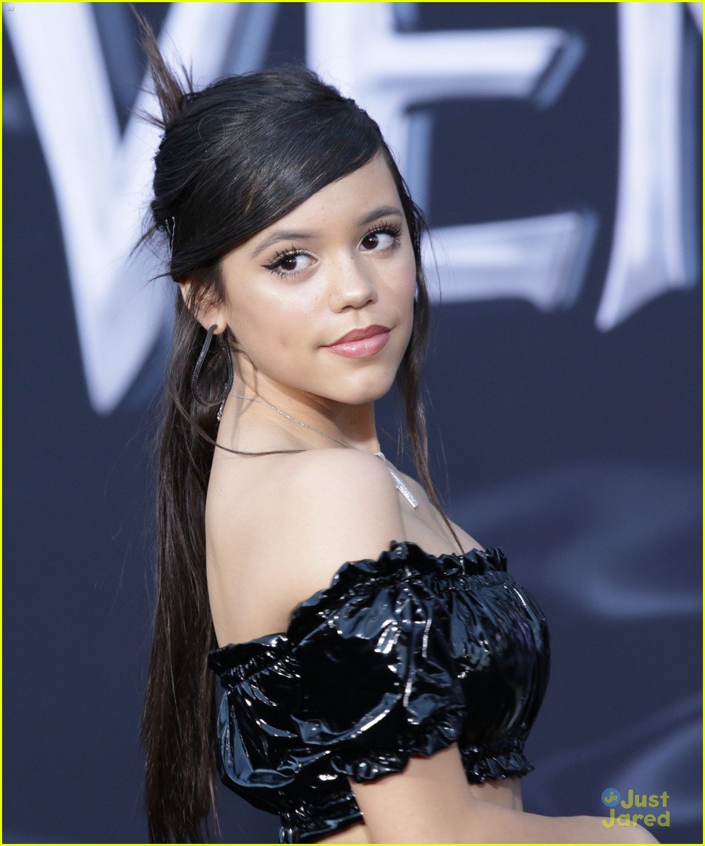 Jenna Ortega Attends 'Venom' Premiere with Asher Angel | Photo 1189376