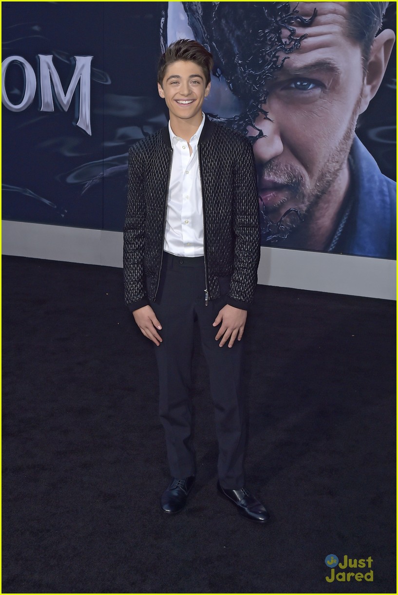 Jenna Ortega Attends Venom Premiere With Asher Angel Photo 1189381 Photo Gallery Just 3299