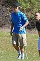 justin bieber spends the afternoon on the golf course 03