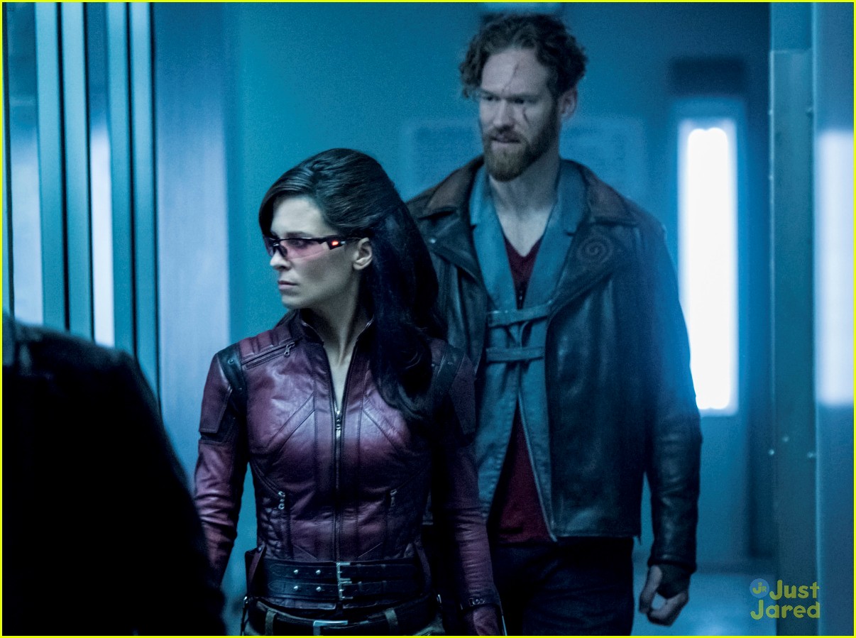 Emily Bett Rickards Dishes An Olicity Reunion 'It's Just Going to be(01)