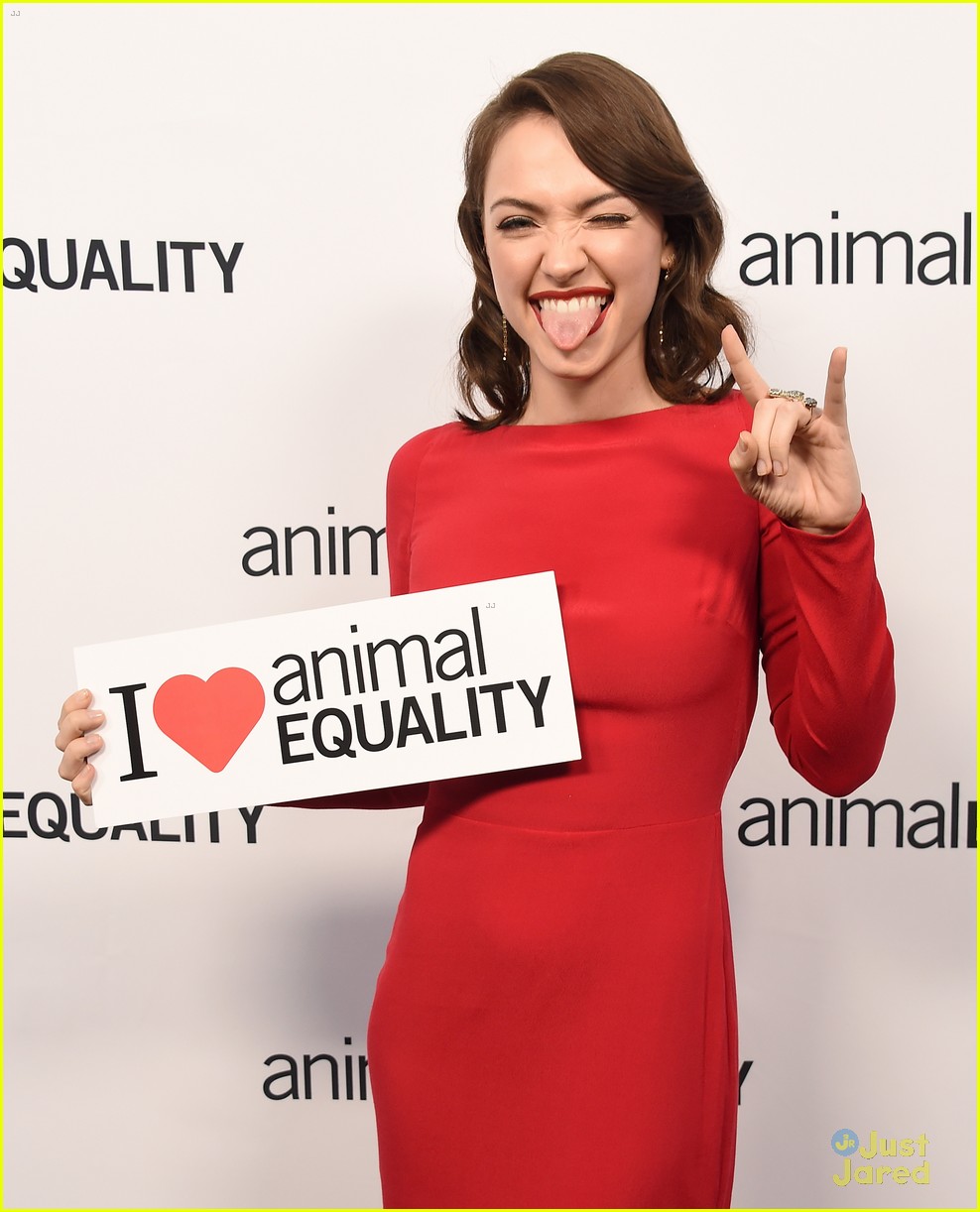 evanna lynch daniella violett crimes talk animal gala 05