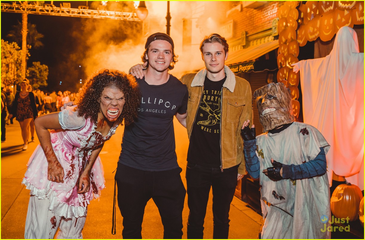 peyton lee ariel winter liz gillies hhn pics 15
