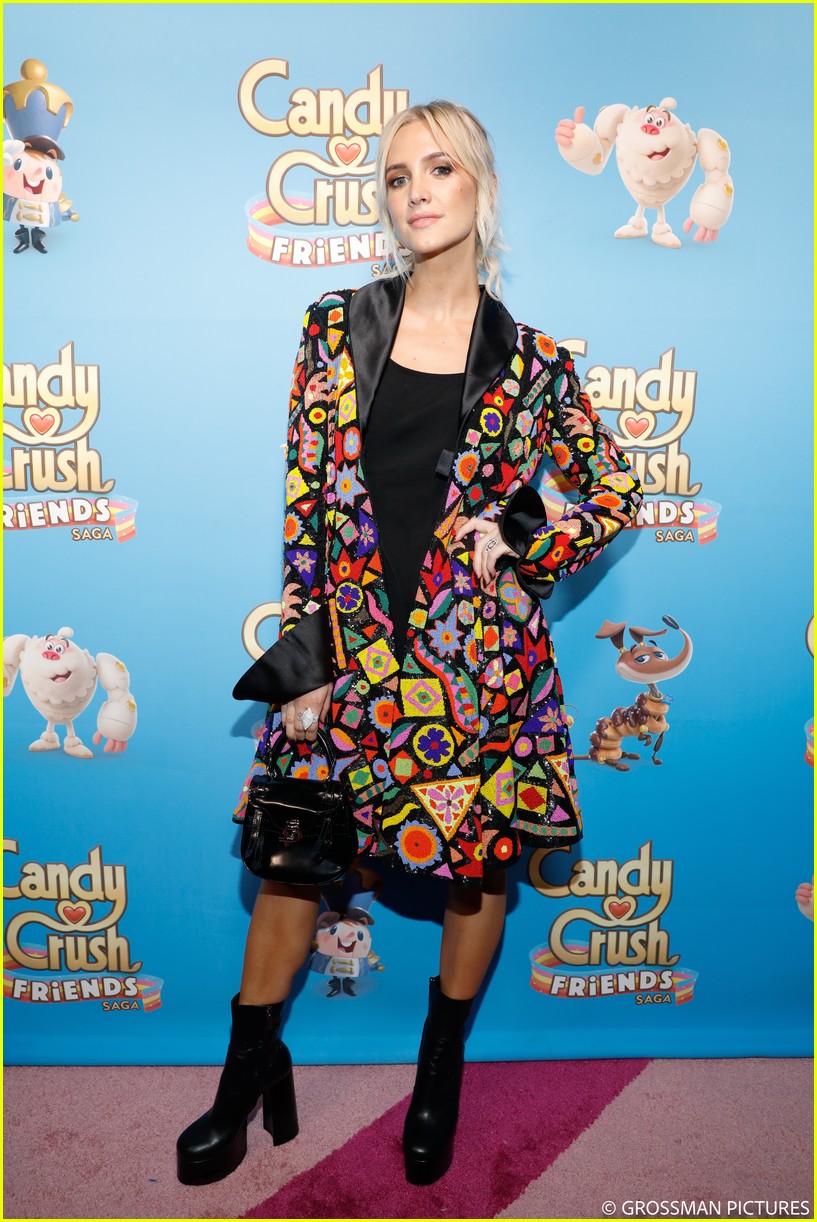 Full Sized Photo of vanessa hudgens chloe moretz candy crush event 25