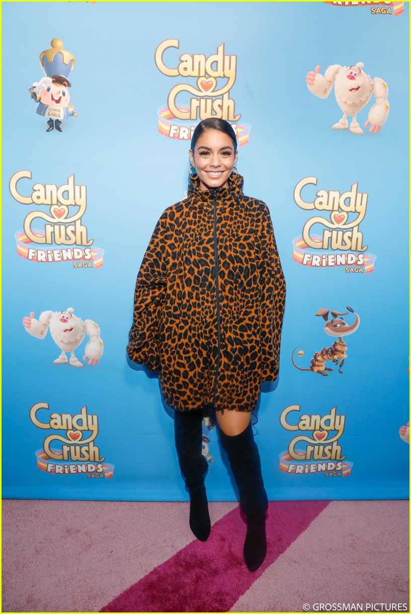 Full Sized Photo of vanessa hudgens chloe moretz candy crush event 33