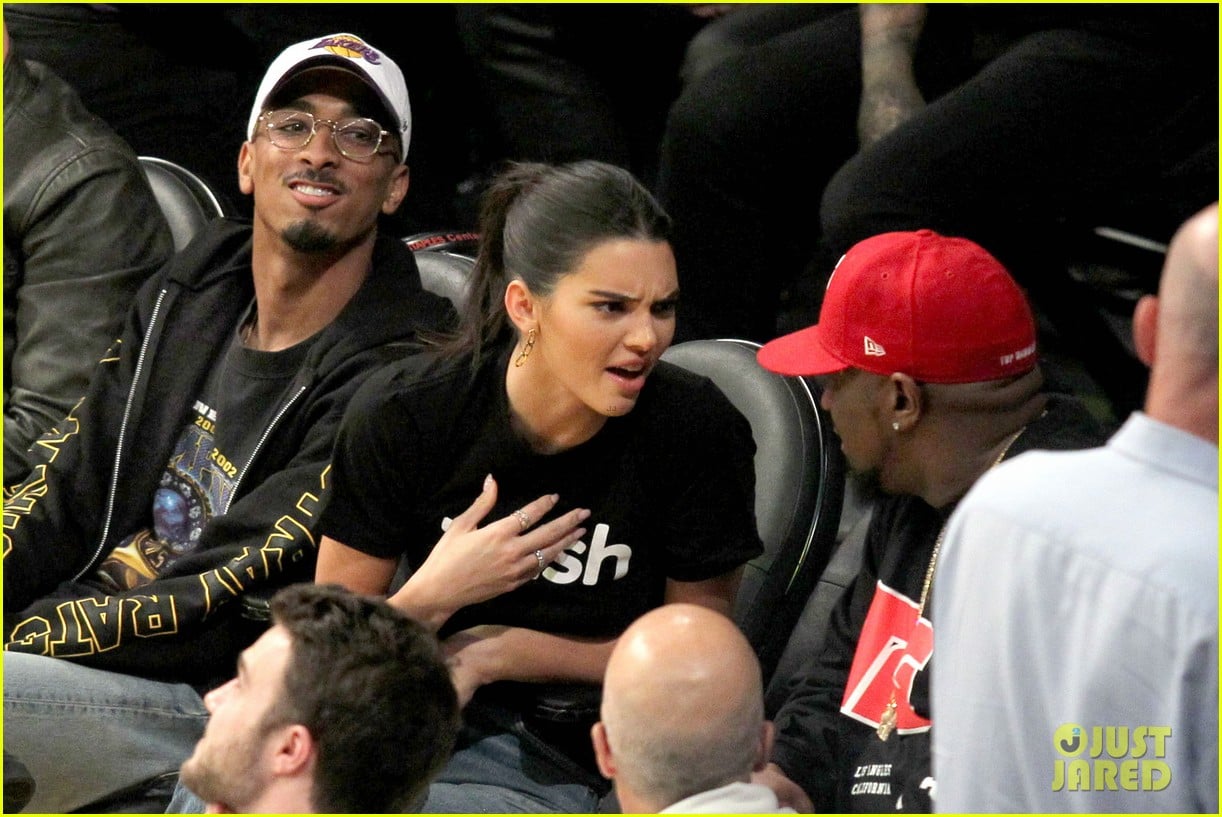 Kendall Jenner Sits Courtside at Lakers-Rockets Basketball Game ...