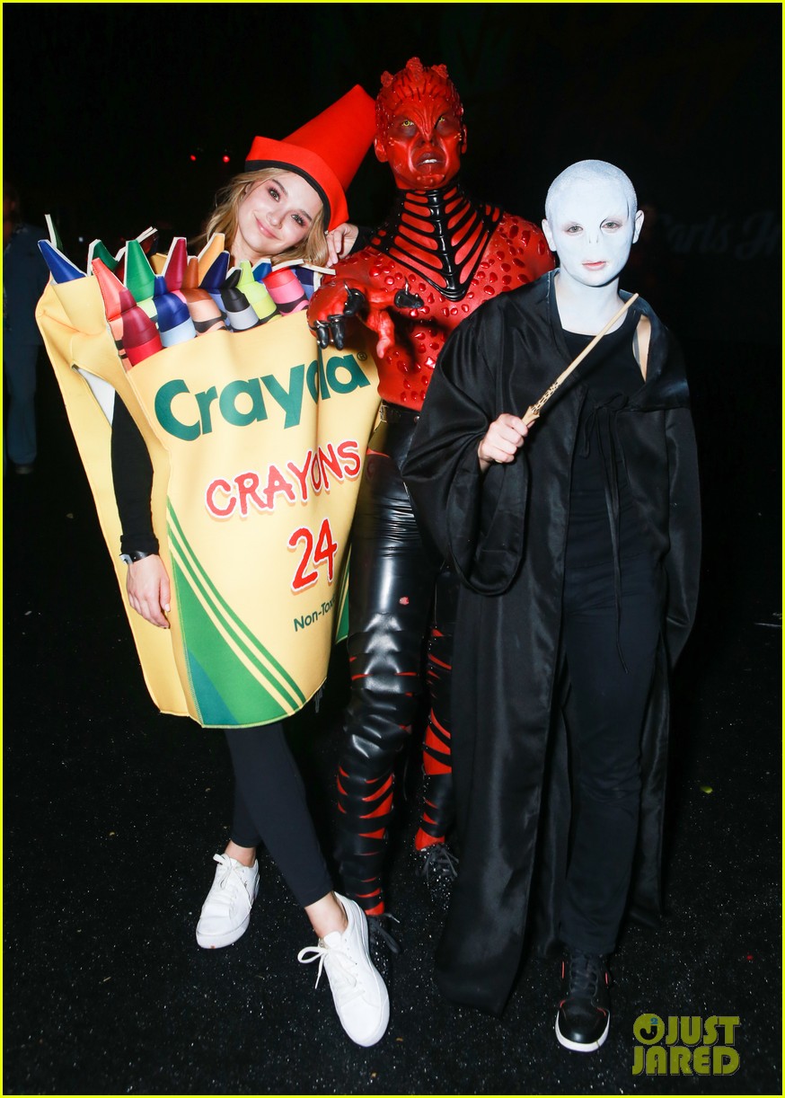 Full Sized Photo of joey king hunter king just jared halloween party 20