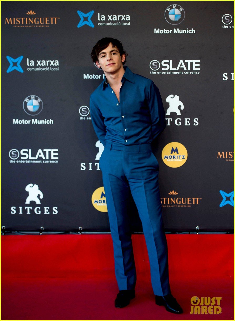 Full Sized Photo of kiernan shipka ross lynch bring sabrina to sitges