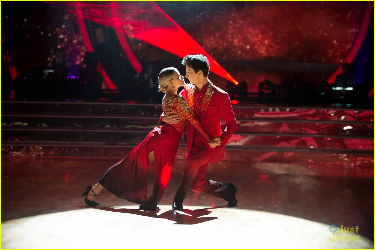 DWTS's Milo Manheim & Alexis Ren Share Adorable Hug Moment During Interview Photo 1189949