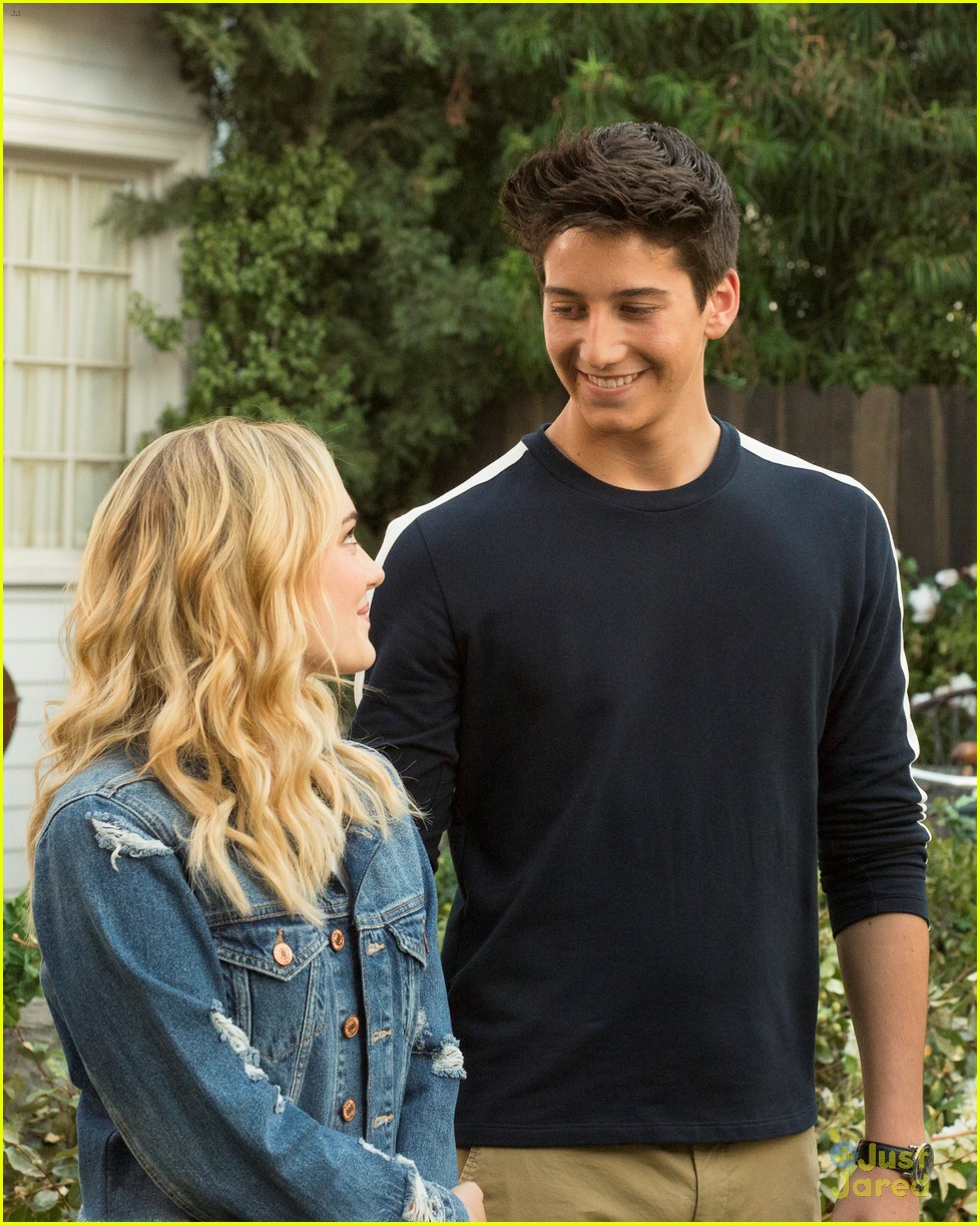 Milo Manheim Makes a Play For Meg Donnelly on 'American Housewife ...