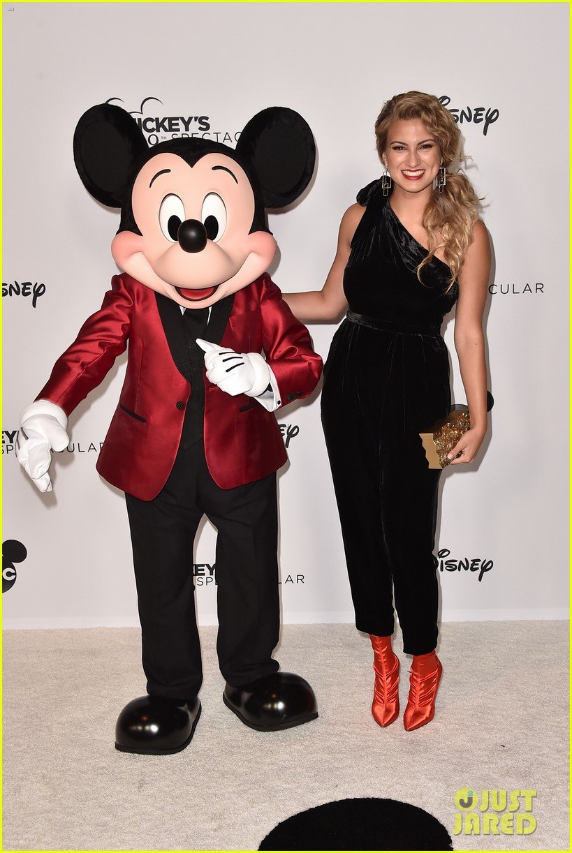 Full Sized Photo of sarah hyland meghan trainor more celebrate mickey