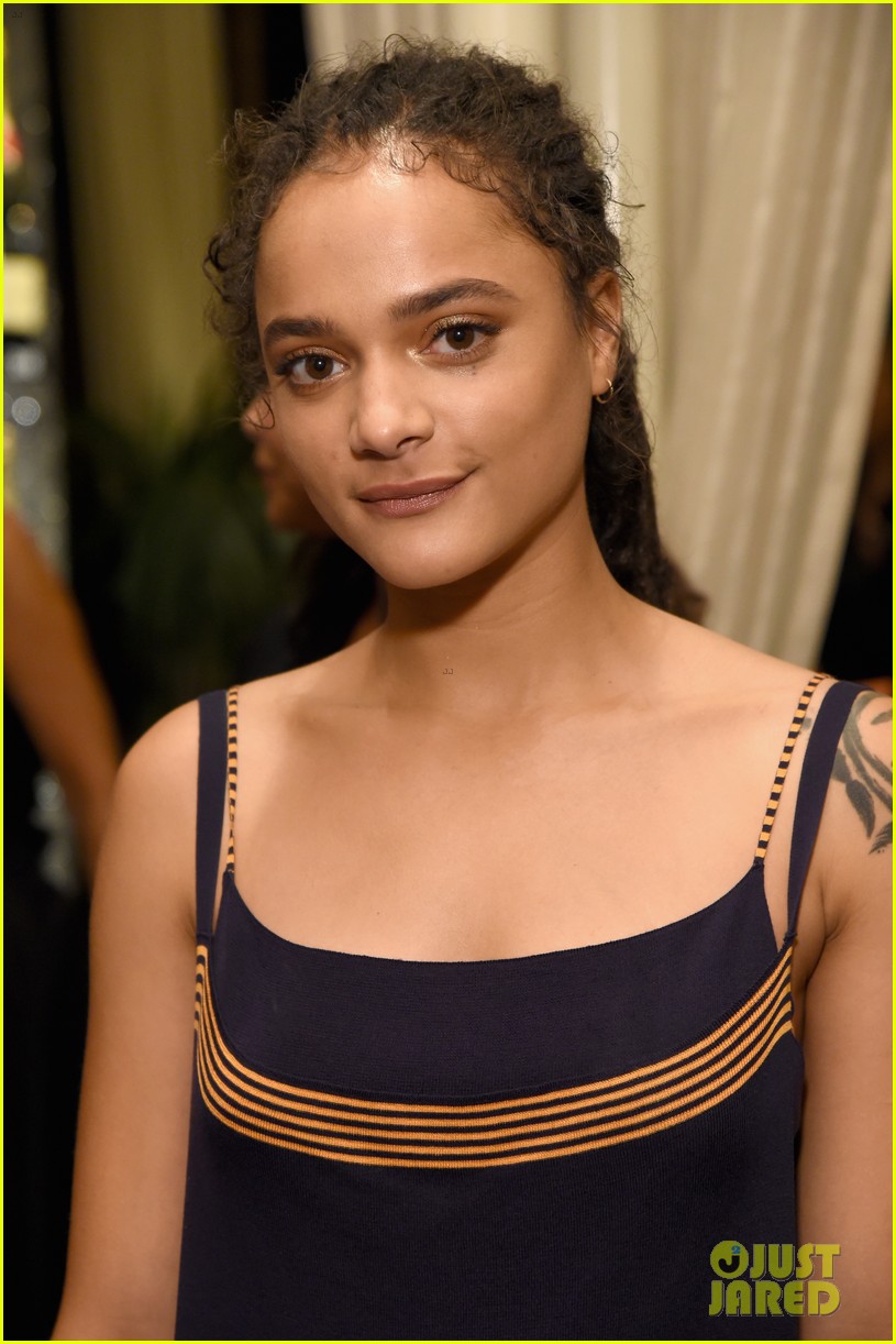 Full Sized Photo of yara shahidi chloe moretz cole sprouse elles women