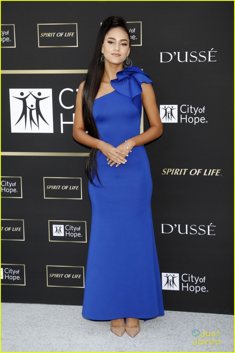 skylar stecker royal blue dress city hope gala 10