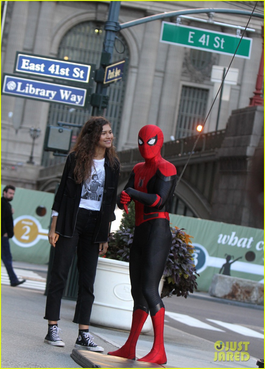 Full Sized Photo Of Tom Holland Zendaya Nyc Grand Central Spider Man 01 Zendaya Films Another 