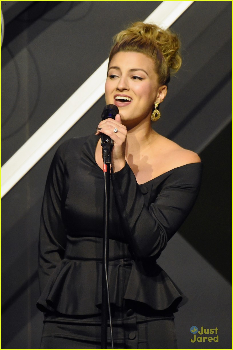 tori kelly pencils promise gala 10