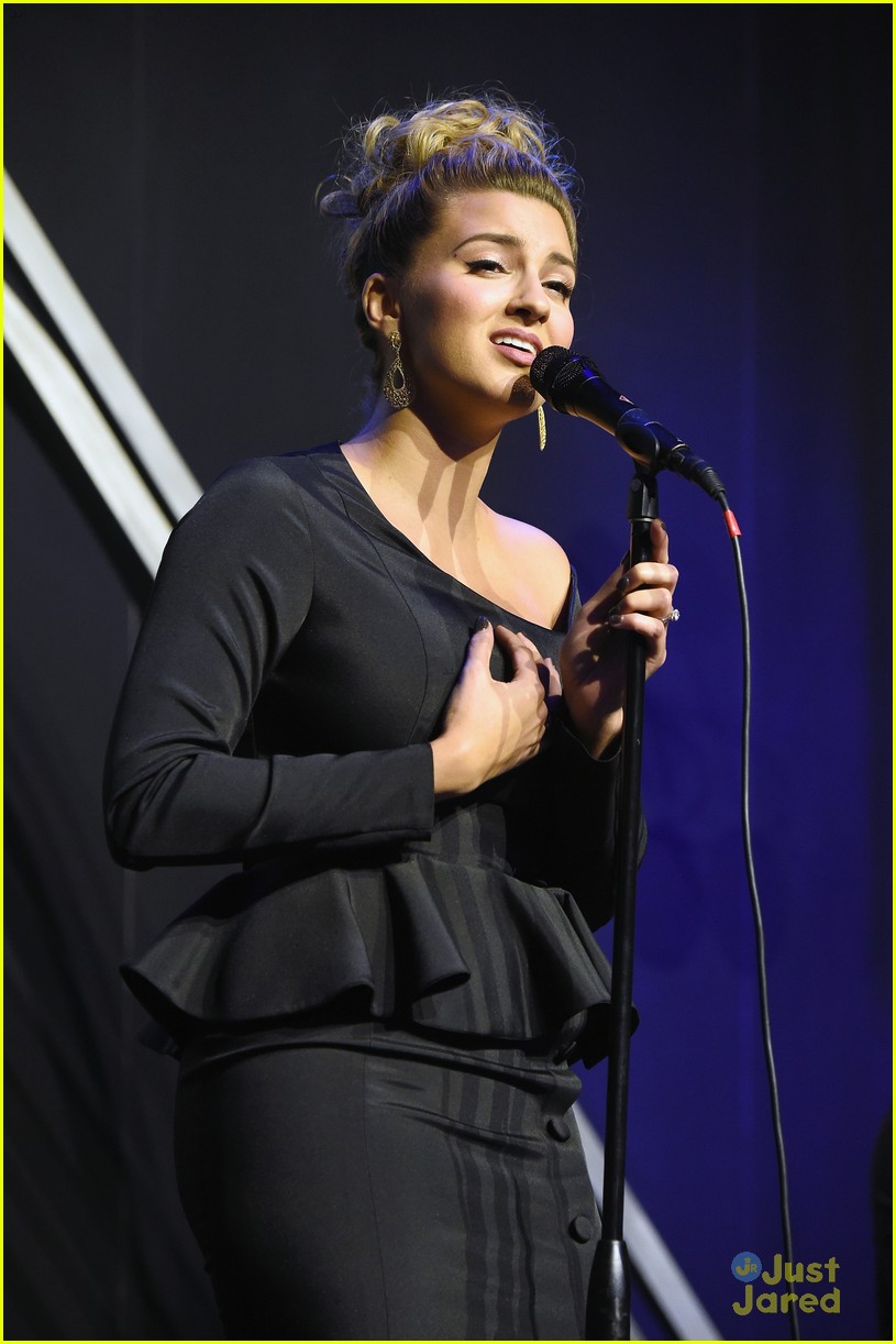 tori kelly pencils promise gala 12