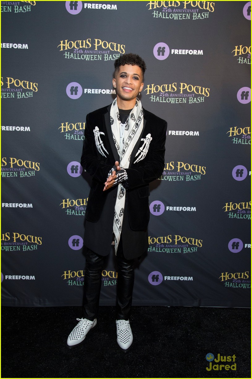 Vanessa Hudgens, Jordan Fisher, Dove Cameron & More Bring 'Hocus Pocus