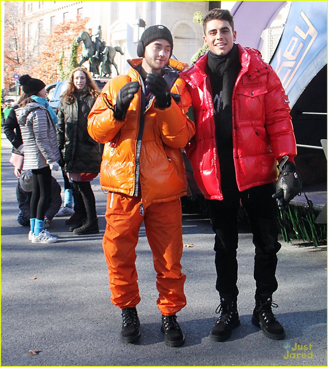 ally brooke frozen from parade 01
