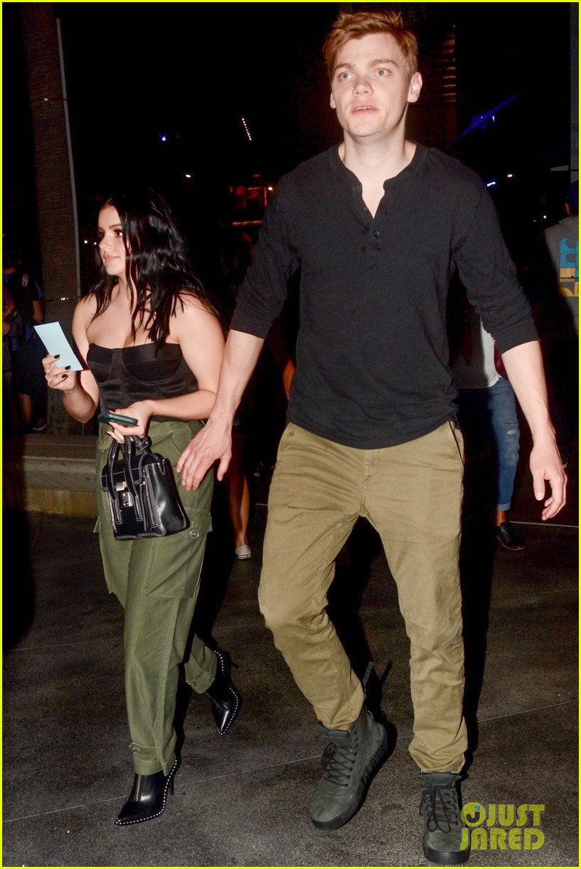 Full Sized Photo of ariel winter levi meaden leave staples center