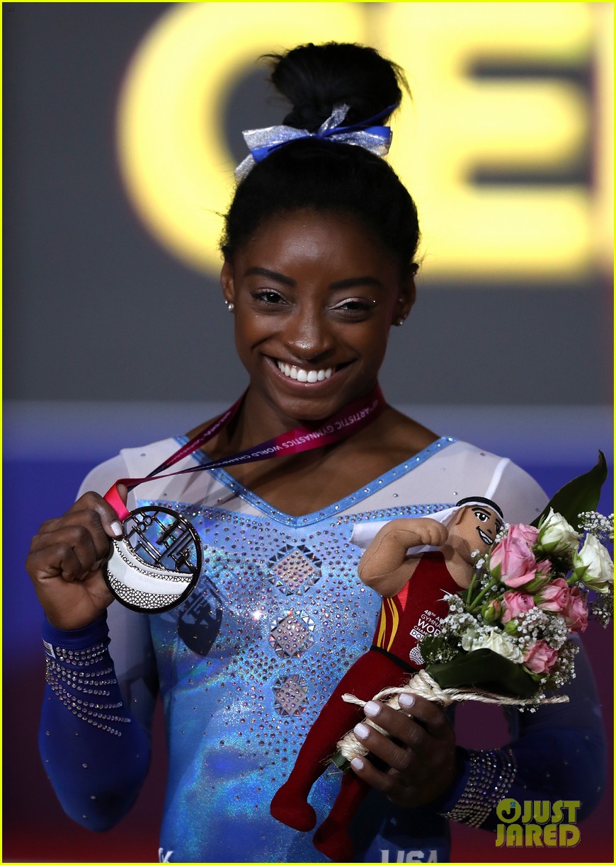 Full Sized Photo Of Simone Biles Becomes First American To Win Medals