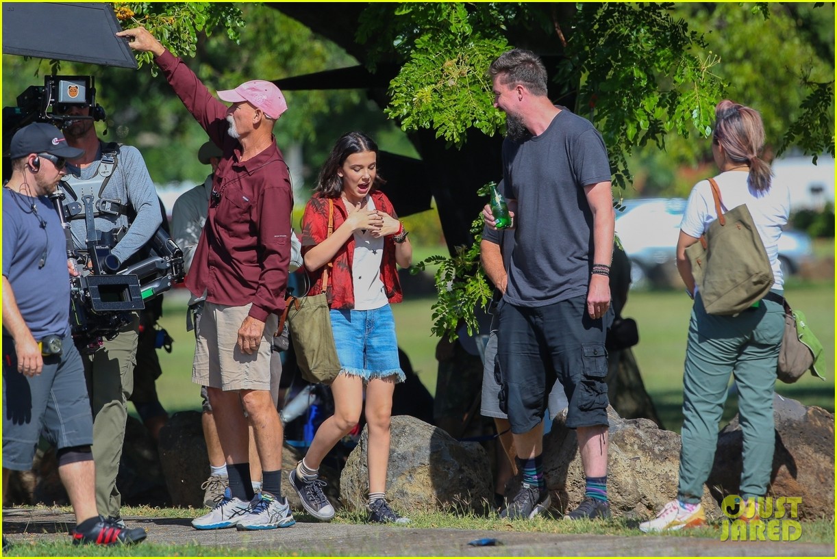 Full Sized Photo of millie bobby brown godzilla vs kong set 06 | Millie