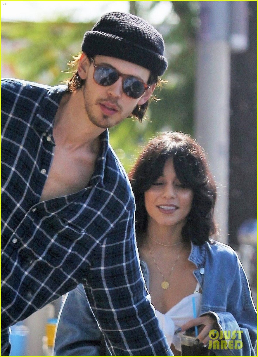 vanessa hudgens austin butler step out for coffee run in la 04