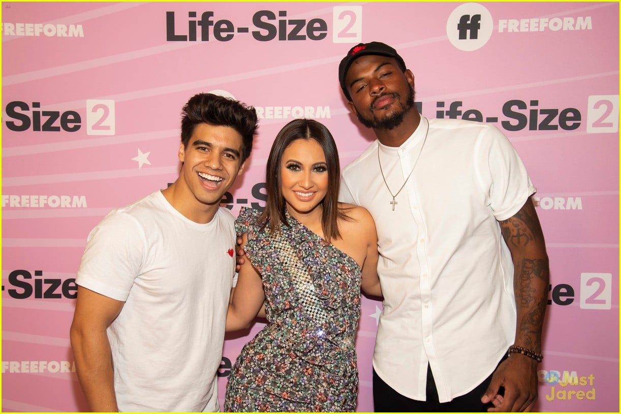 Full Sized Photo Of Francia Raisa Life Size 2 Grownish Support 35