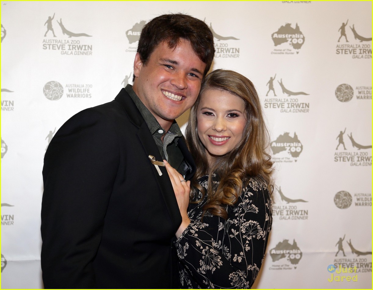 bindi irwin gala dinner family chandler 05