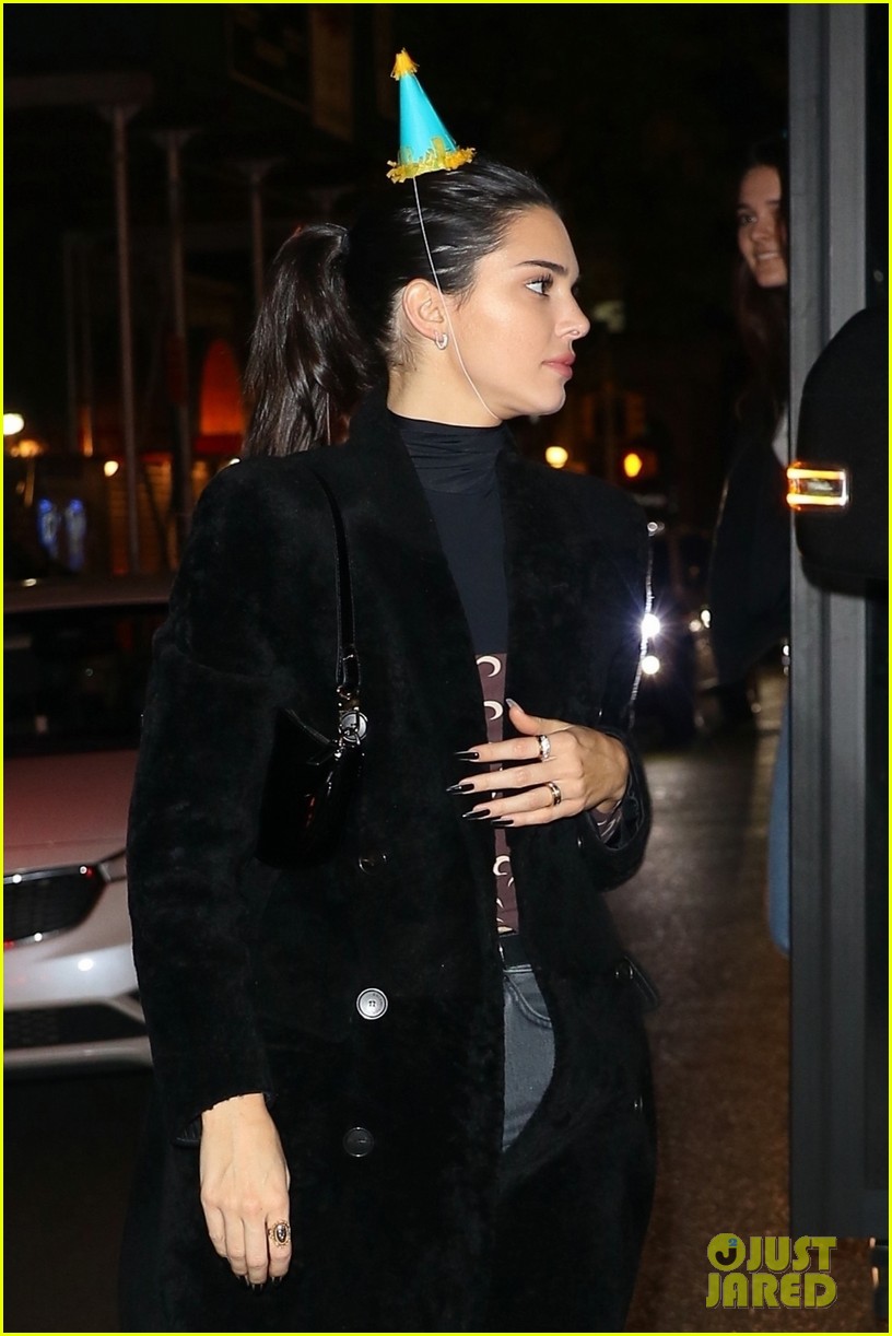 Bella Hadid Throws Birthday Bash for Kendall Jenner! | Photo 1197128