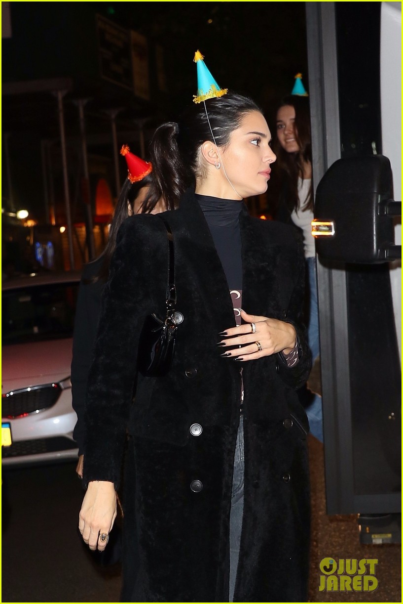 Bella Hadid Throws Birthday Bash for Kendall Jenner! | Photo 1197143