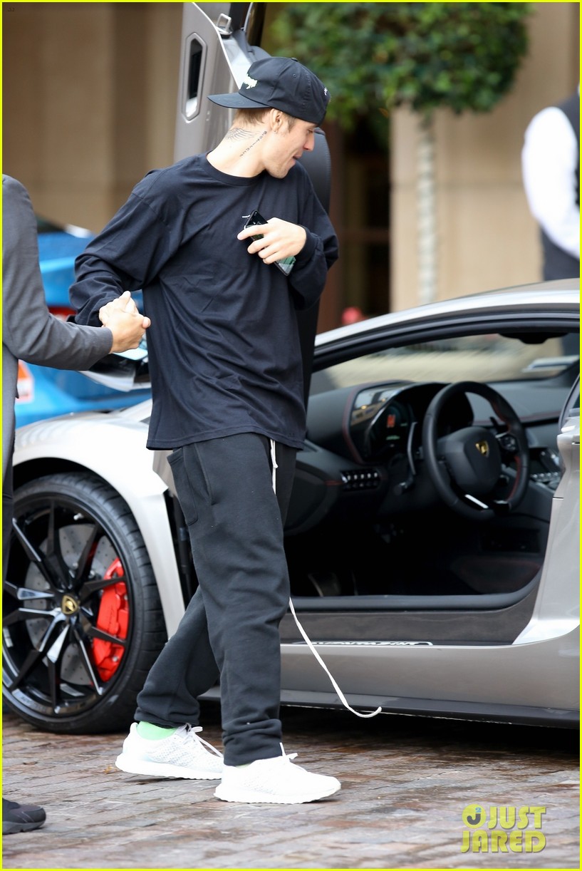 Justin Bieber Looks Cool in His Lamborghini in Beverly Hills: Photo 1202140  | Justin Bieber Pictures | Just Jared Jr.