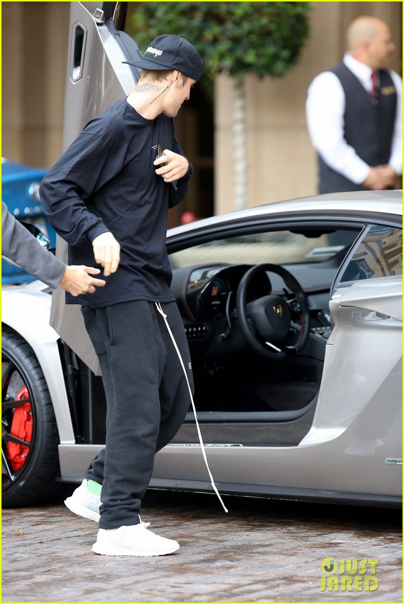 Justin Bieber Looks Cool in His Lamborghini in Beverly Hills: Photo 1202142  | Justin Bieber Pictures | Just Jared Jr.