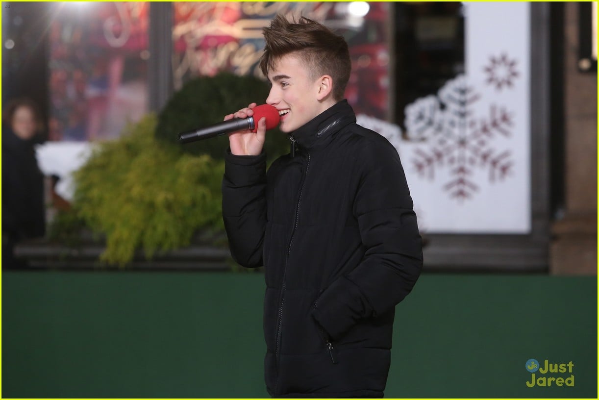 Full Sized Photo of kenzie ziegler johnny orlando macys rehearsals 05