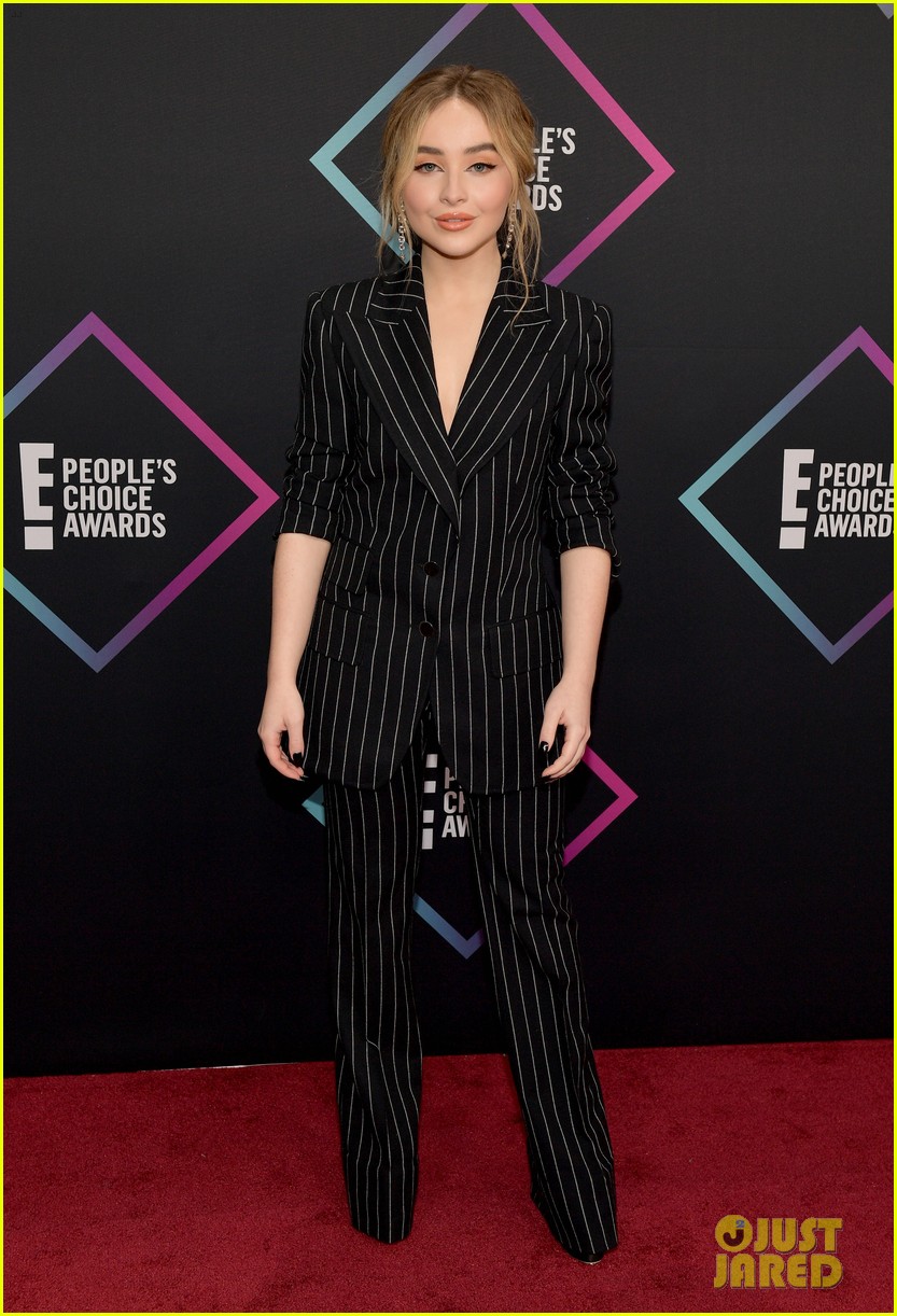 Camila Mendes & Sabrina Carpenter Bring Their Style to PCAs 2018 Red ...