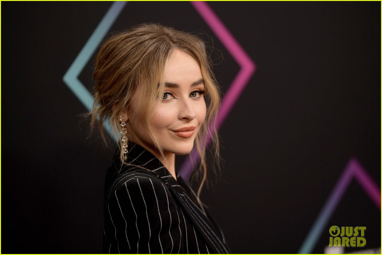Camila Mendes & Sabrina Carpenter Bring Their Style to PCAs 2018 Red