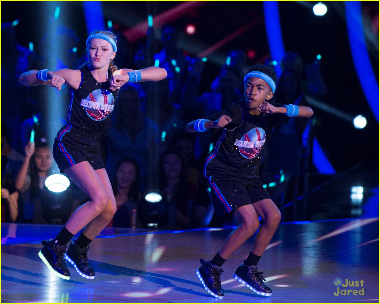 Miles Brown Recreates 'Space Jam' With Rylee Arnold On 'DWTS Juniors ...