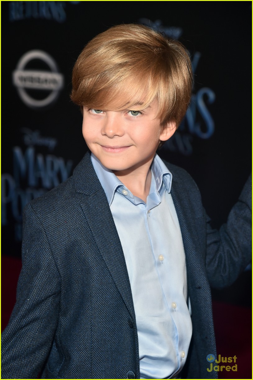Mary Poppins Returns Young Stars Pixie Davies Joel Dawson Step Out For Magical Premiere Photo Joel Dawson Pixie Davies Pictures Just Jared Jr