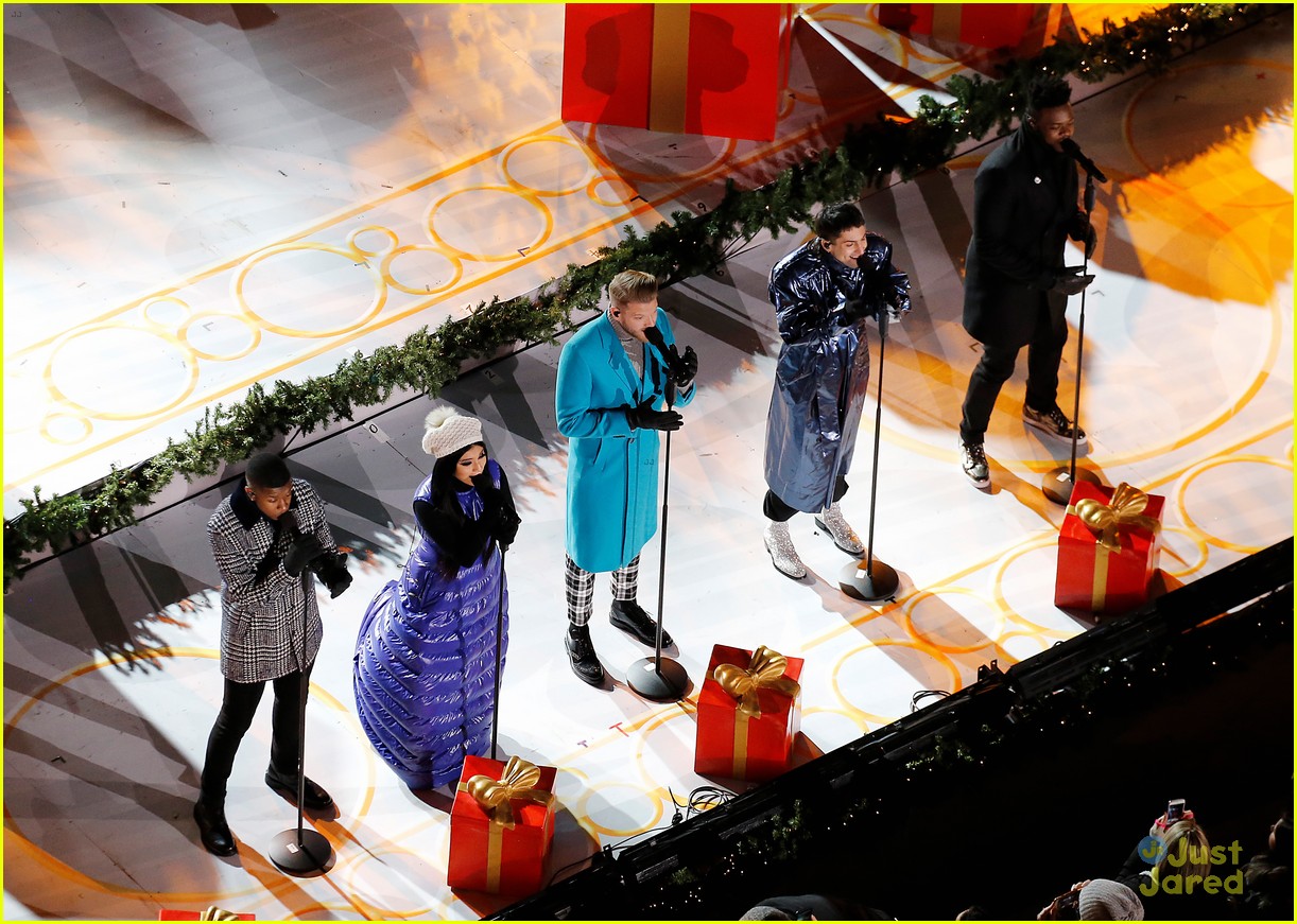 Pentatonix Host Private Christmas Concert at SiriusXM in NYC Photo