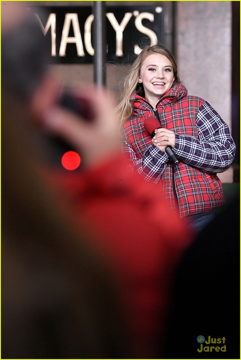 tegan marie brynn cartelli macys rehearsals 04