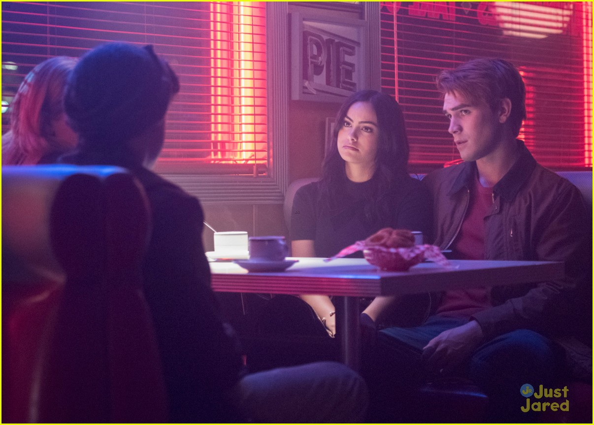 KJ Apa Talks About Archie Leaving Veronica Behind on 'Riverdale