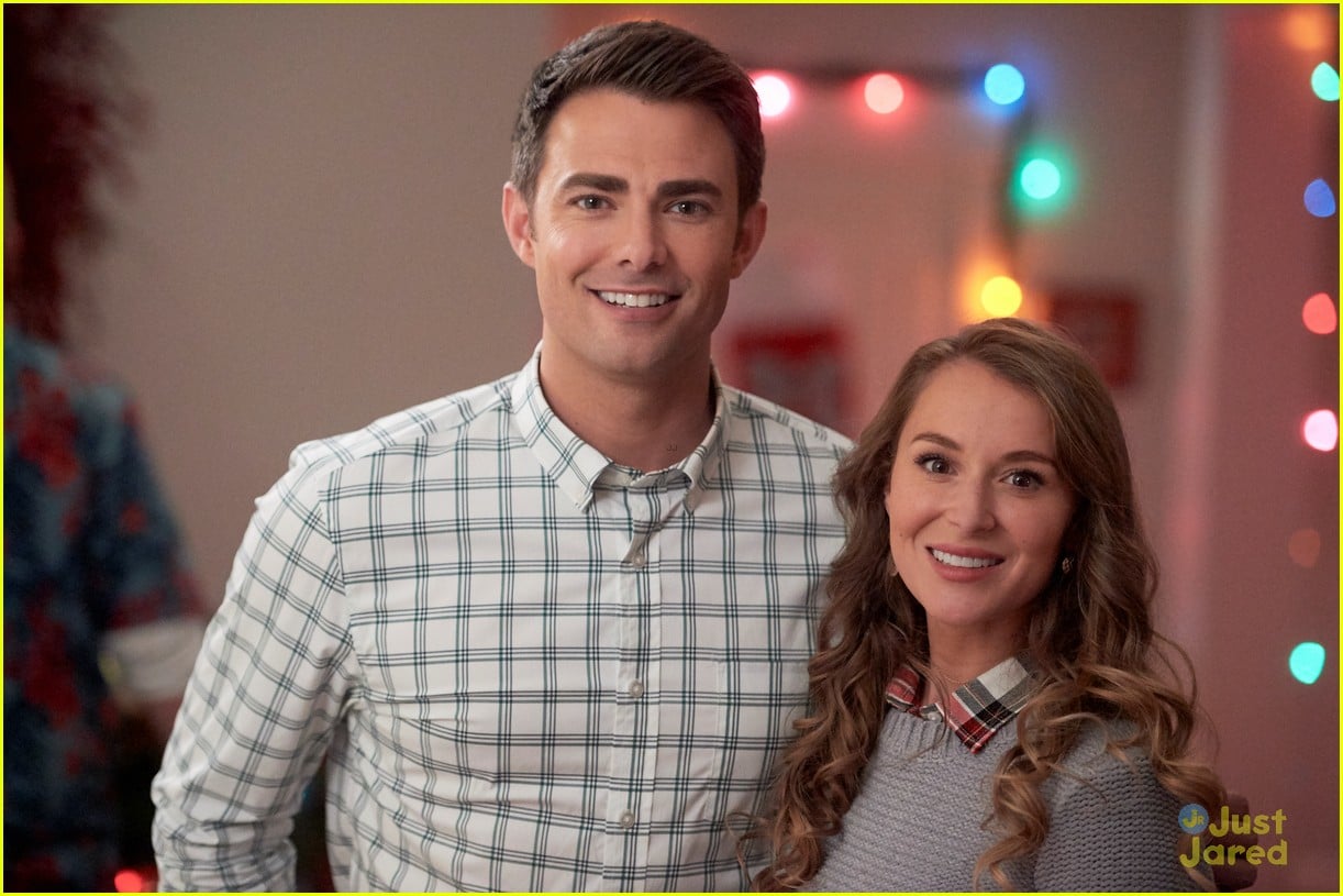 Alexa PenaVega Gives Jonathan Bennett a Holiday Makeover in 'Christmas ...