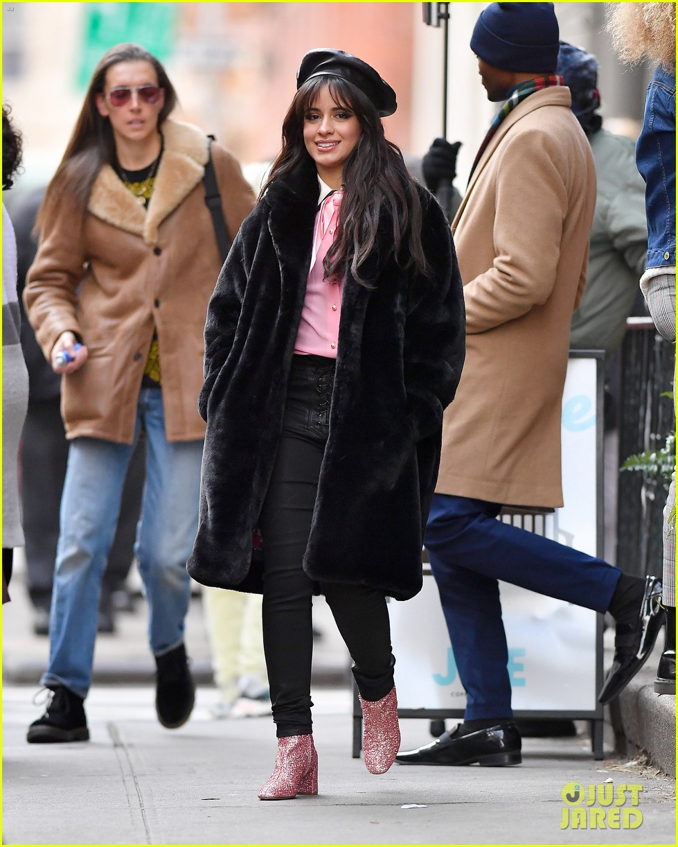 camila cabello eats cupcakes plays with dogs filming new commercial 05