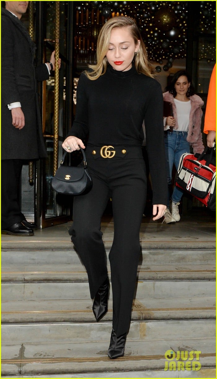 Miley Cyrus Looks Effortlessly Elegant While Stepping Out in London ...