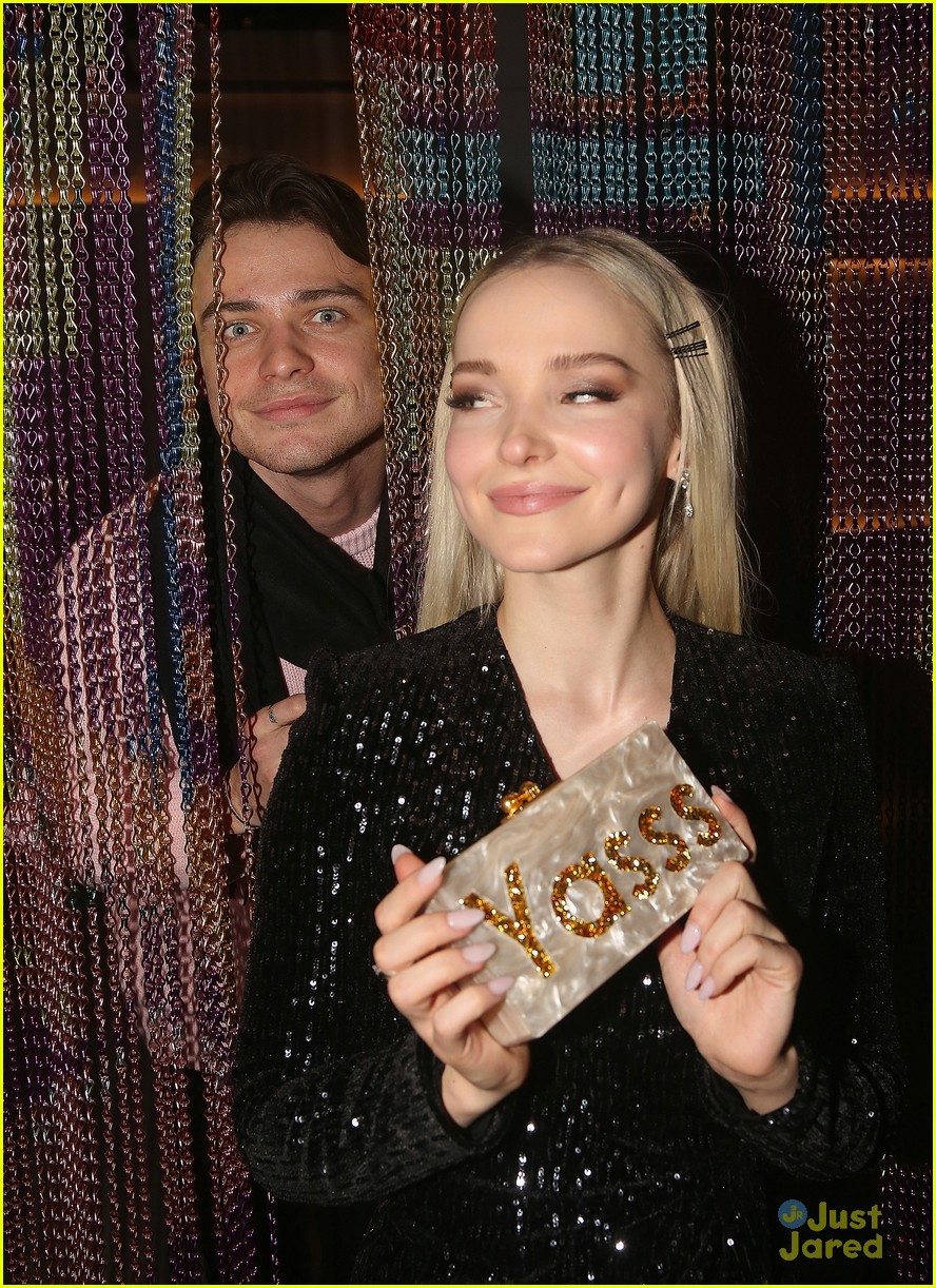 dove cameron thomas doherty photobomb clueless party 03
