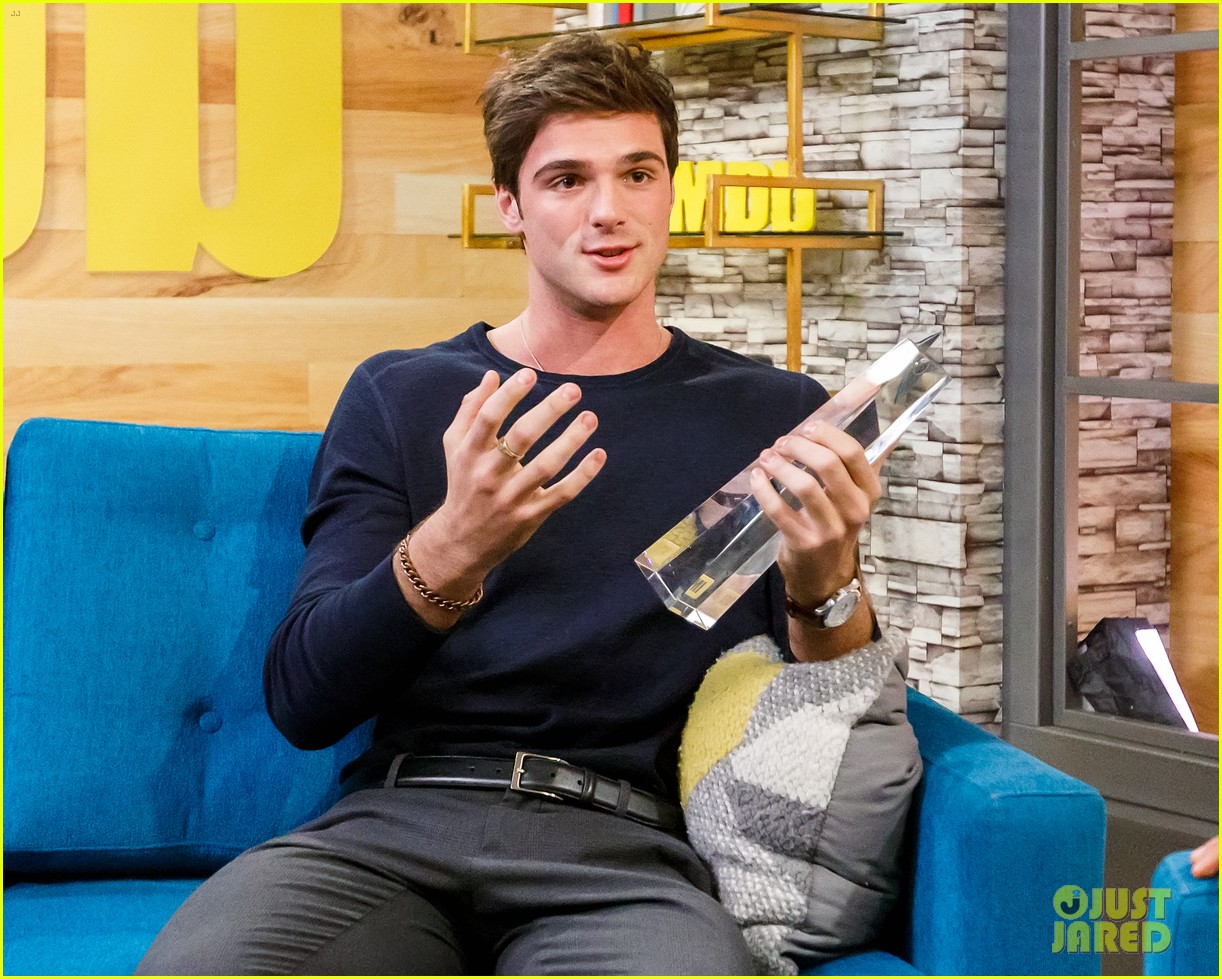 jacob elordi receives the imdb starmeter 2018 award 10