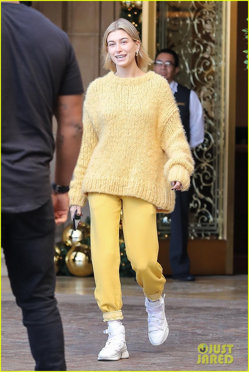 hailey bieber yellow outfit