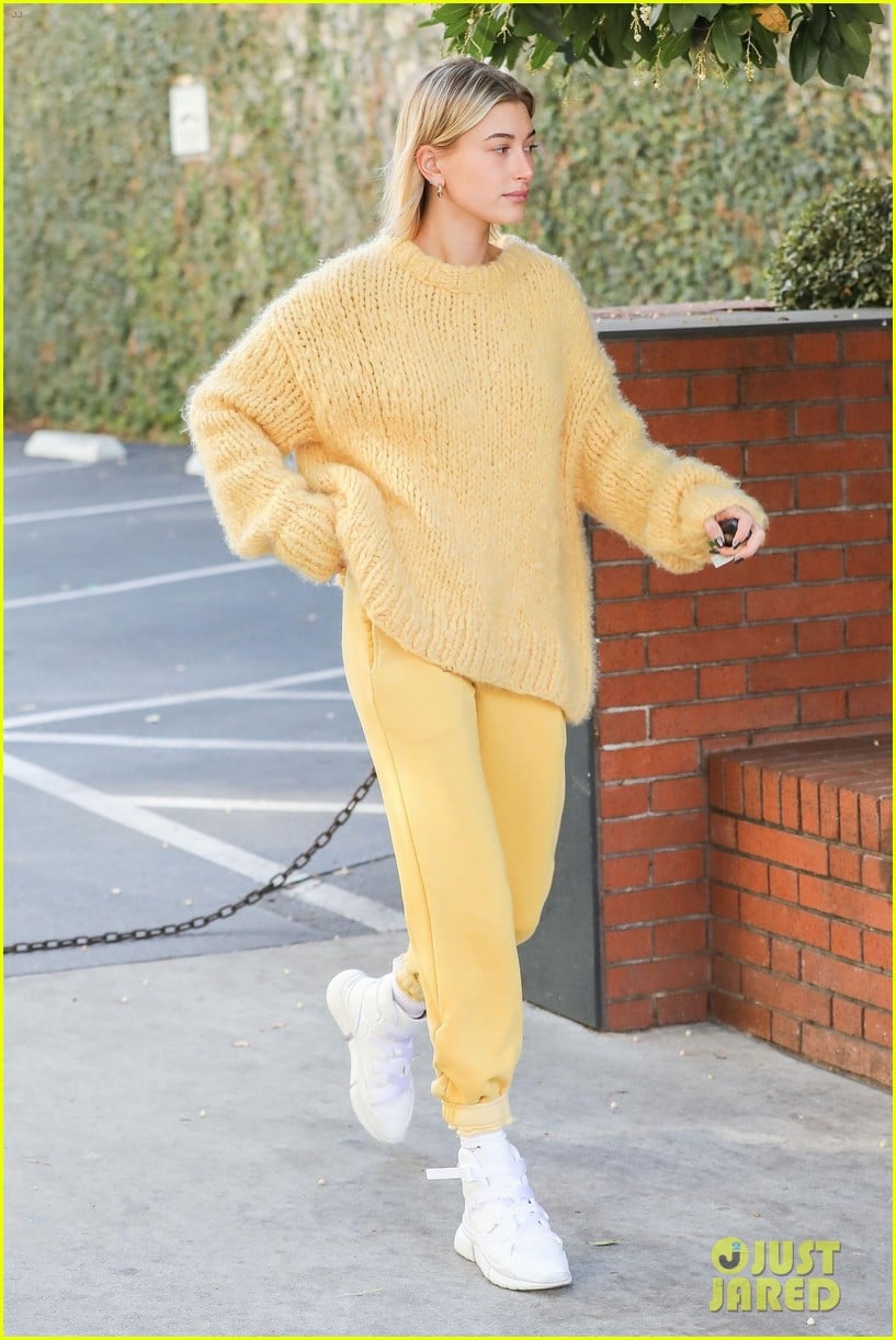 hailey bieber yellow outfit
