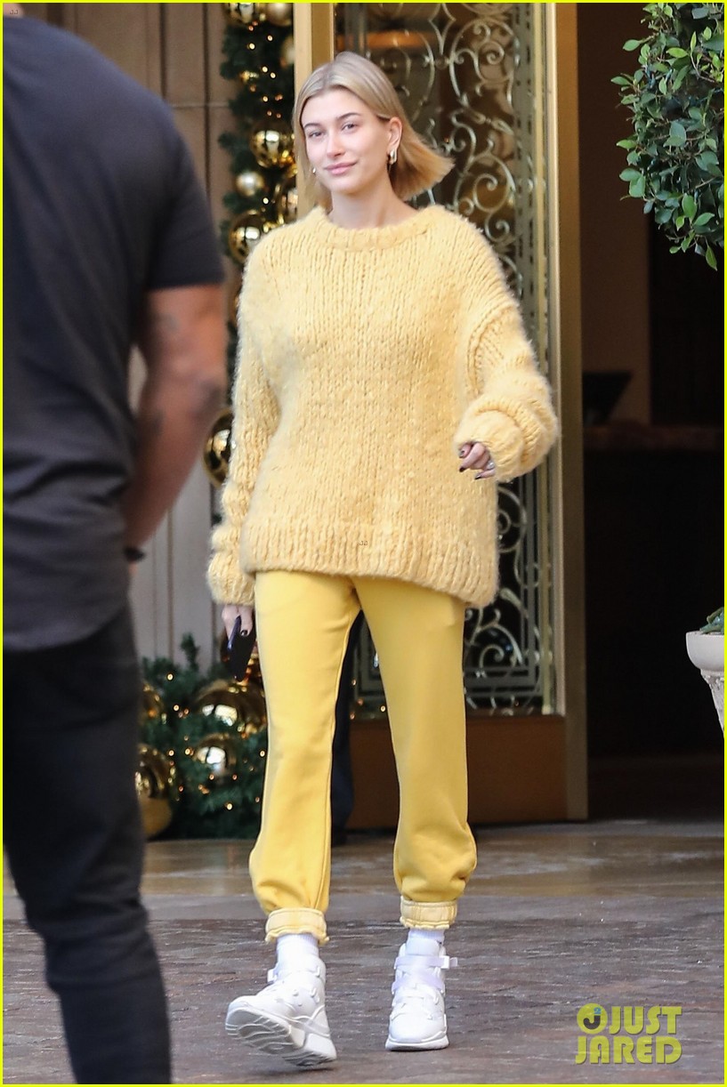 hailey bieber yellow outfit