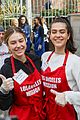 amelia delilah hamlin volunteer to dish out holiday meals 01