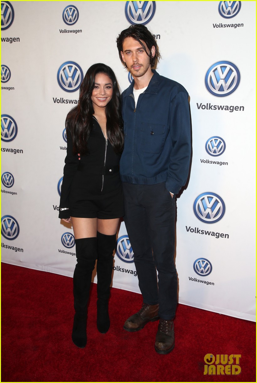 vanessa hudgens austin butler volkswagen event 03